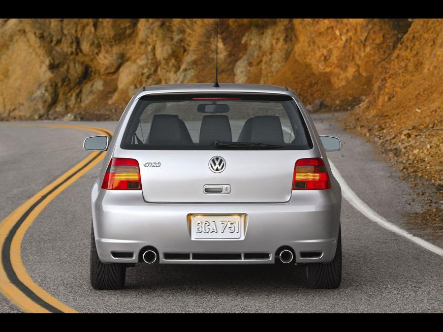  Volkswagen Golf R32 2004 года  (фото 9 из 12)